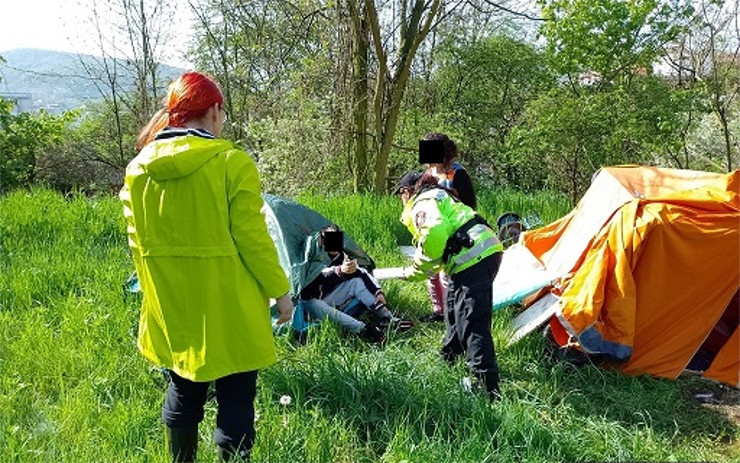 Kontroly bezdomovců pokračují. Strážníci prošli okolí Mariánské skály, heliportu, střelnice a část lokality Důlce