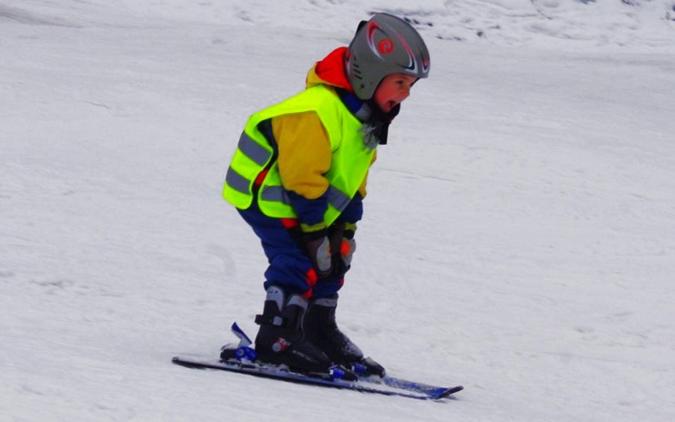 Lyžařská sezóna ve většině skiareálů končí. Lyžovat ještě můžete na Telnici, Klínovci a levně v Potůčkách