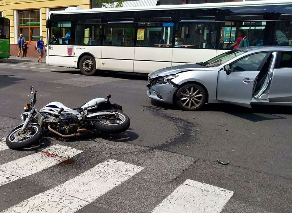 Hrozivě vypadající nehoda se naštěstí obešla bez zranění