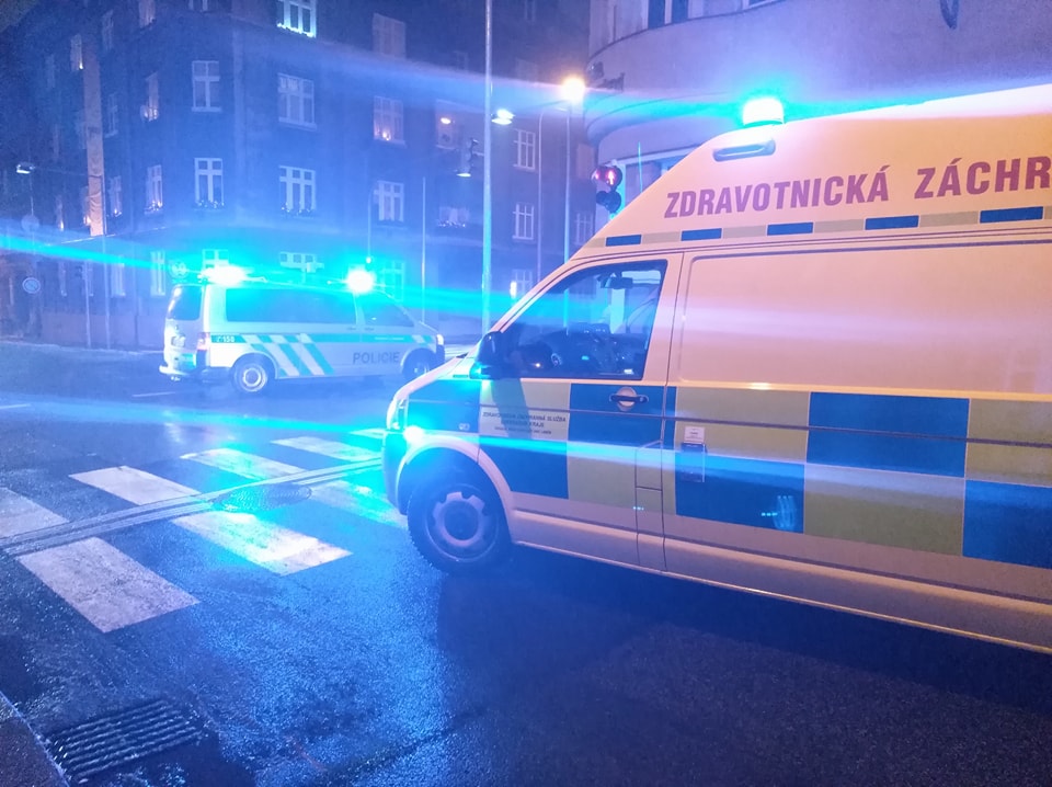 Aktuálně! Policisté šetří nehodu v Děčíně. Řidič srazil ženu a ta utrpěla zranění