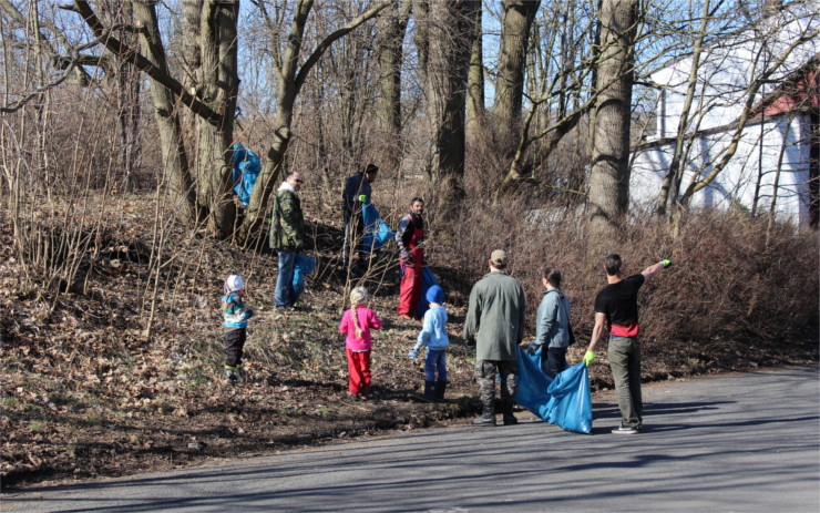 Obyvatelé Varnsdorfu sesbírali v rámci akce Ukliďme Česko téměř tři tuny odpadu