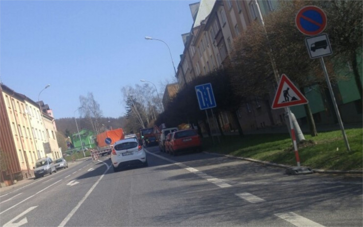 Policisté hledají svědky srážky auta s nezletilým chodcem, žádají veřejnost o pomoc