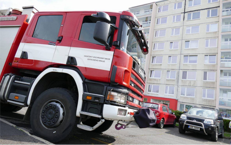 Hasiči při požáru bytu v Rumburku evakuovali třináct lidí. Příčina se vyšetřuje