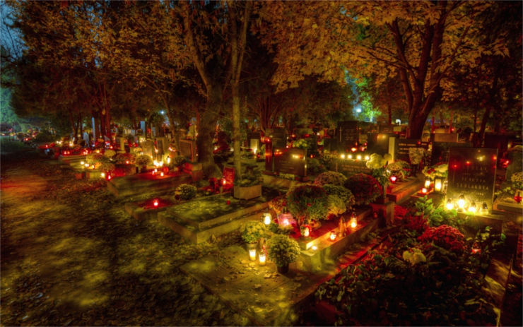 Od poslední říjnové soboty začíná dušičková provozní doba hřbitovů