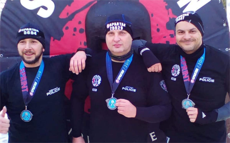 Výprava děčínských strážníků se zúčastnila náročného závodu Winter Spartan Race