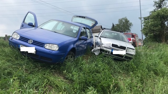 Hasiči vyjížděli k nehodě dvou osobáků do Křešic na Děčínsku