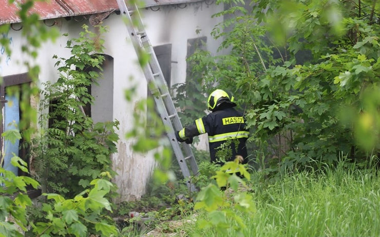 Hasiči vyjížděli k požáru krátce před zahájením dětského dne. Hořelo opět v bývalé restauraci