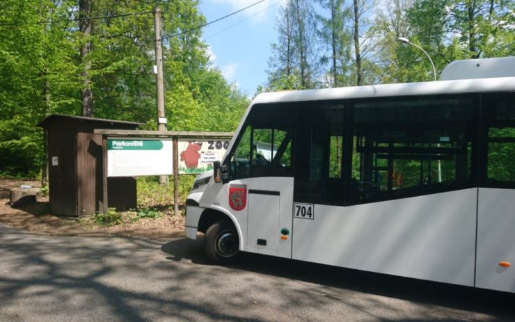 Nová autobusová linka do zoo a na zámek začne jezdit už v srpnu