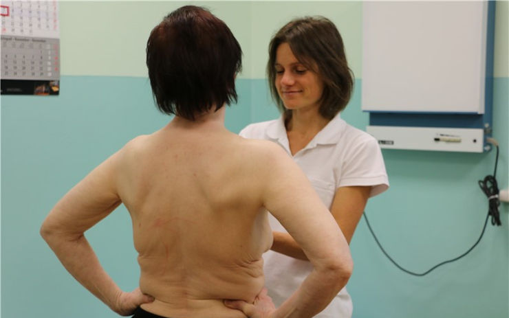 V děčínské nemocnici se zaměřili na prevenci rakoviny prsu. Akce přilákala i muže