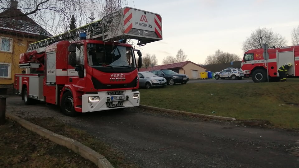 Jílové: Dvě hasičské jednotky vyjely k nahlášenému požáru v paneláku