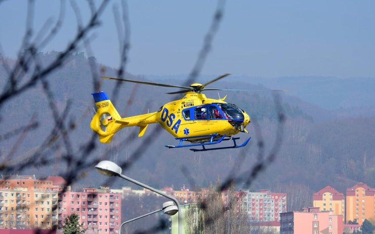 V Ústeckém kraji budou dál zachraňovat životy lidí žluté vrtulníky DSA. Ví se to už rok předem