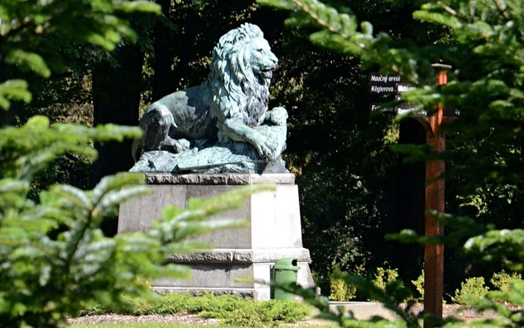 Krásná Lípa připravuje obnovu sochy v Městském parku do její původní podoby
