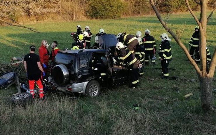 Při vážné nehodě u Libouchce vyhasl život. Řidička na místě podlehla zraněním