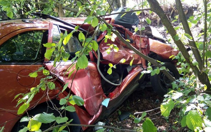 Nehoda na přejezdu v Děčíně naštěstí skončila jen lehkým zraněním. Policie hledá svědky