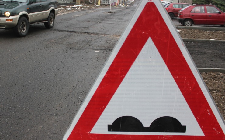 Rekonstrukce na Teplické ulici bude pokračovat, řidiči musí počítat s objížďkami