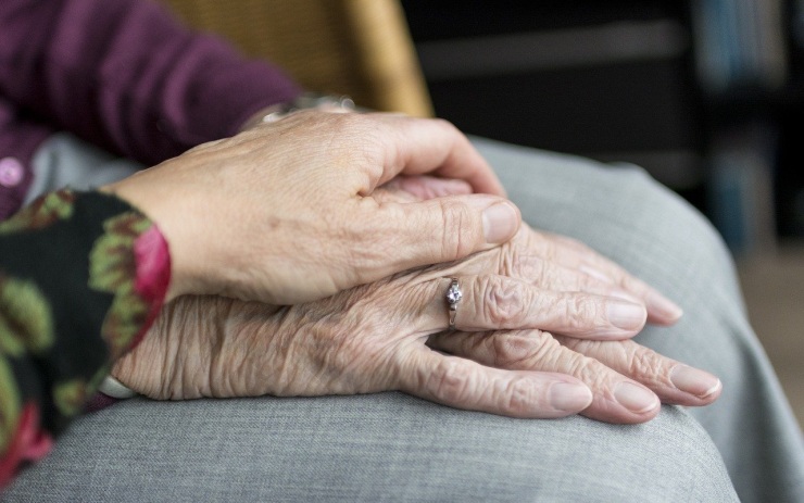 Domov pro seniory potřebuje každou ruku. O pomoc prosí veřejnost