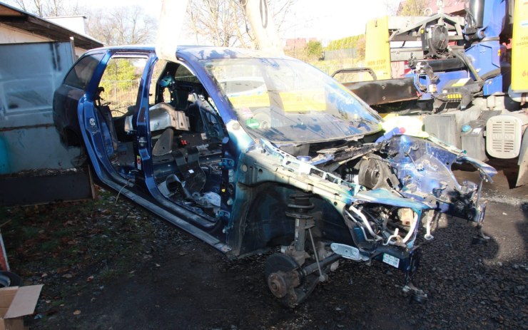 OBRAZEM: Spadla klec! Kriminalisté dopadli pětici mužů, kteří kradli auta v Německu