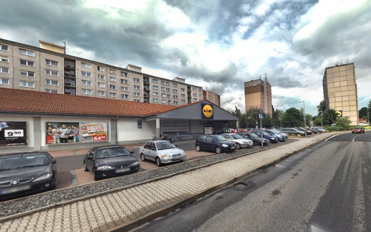 Parkování u Lidlu utnou závory, společnost městu daruje 3 miliony na výstavbu parkoviště