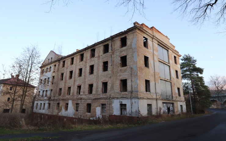 Bývalá ubytovna v Západní ulici půjde k zemi. Demolice začne v následujících týdnech