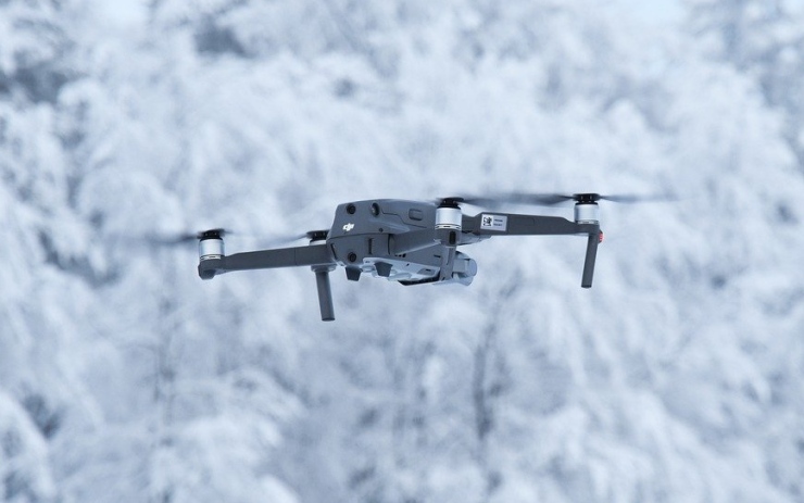 Vláda schválila novelu zákona o civilním letectví. Jaké změny čekají majitele dronů?