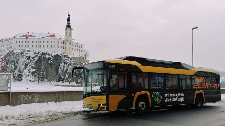 Děčín: Dopravní podnik zkouší elektrobus Solaris
