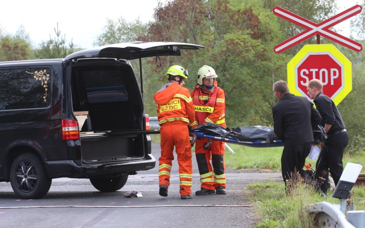 Na trati Ústí nad Labem - Děčín se v pondělí večer střetl vlak s člověkem, ten na místě zemřel