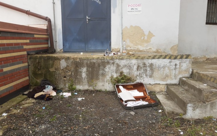 Strážníci opět řešili svinčík v ulicích. Městská policie žádá obyvatele, aby byli všímaví