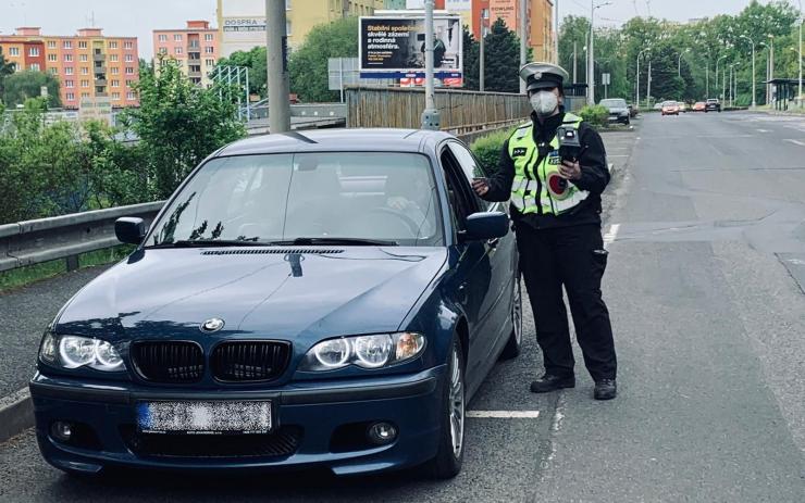 Policejní hlídky se zaměřily na rychlost, překročila ji více než polovina kontrolovaných!