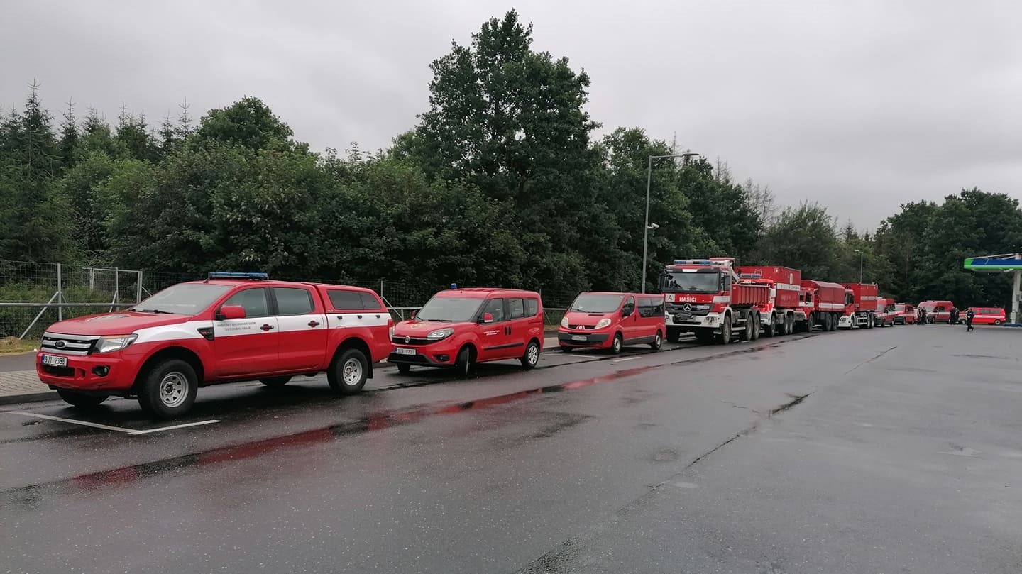 Foto: Hasiči ze Starého Města se v pátek odpoledne vrátí z jižní Moravy. Jednotka pomáhala v Moravské Nové Vsi