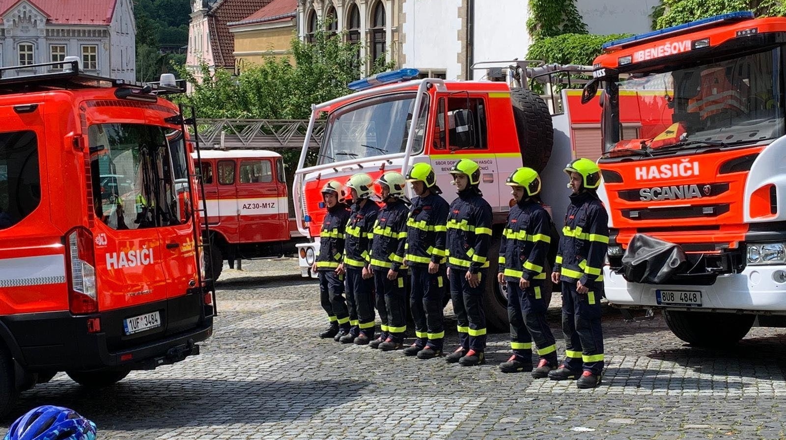 Foto: Hasiči z Benešova nad Ploučnicí mají nové auto. Ať slouží!