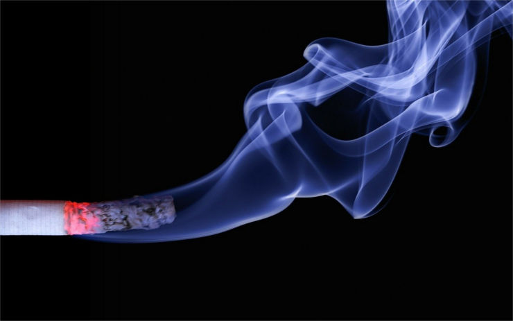 Češi loni poprvé v historii snížili útraty za tabák. Výdaje za alkohol přitom nadále rostly