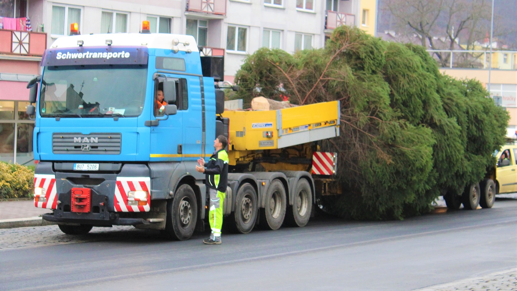 Děčín: Ve čtvrtek 11. 11. začíná v našem městě instalace vánočních stromů