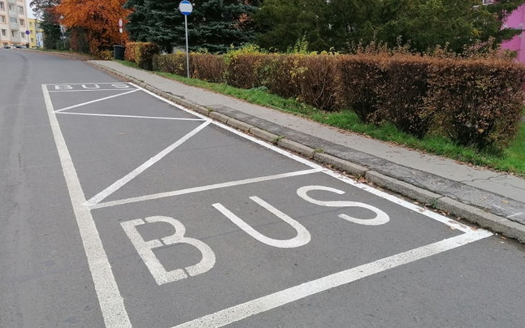 Nedostatek řidičů omezuje v Děčíně provoz autobusů. V úterý nepojede linka číslo 201