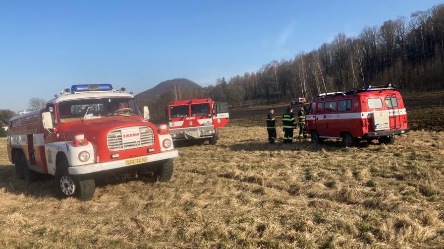 Foto: Hasiče zaměstnal požár u Růžové a na Letné