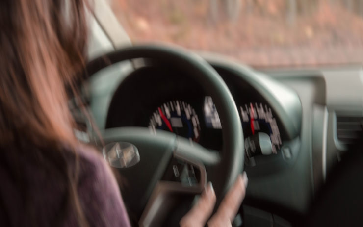 Řidička neváhala sednout za volant pod vlivem drog. K její smůle narazila na policejní hlídku