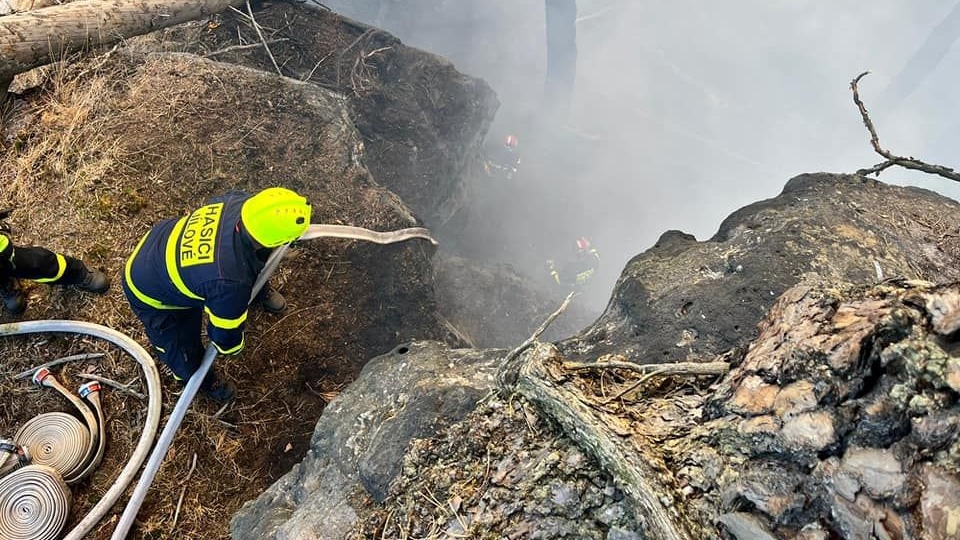 Ředitel HZS Ústeckého kraje poděkoval za obětavost a podporu při zásahu v Národním parku České Švýcarsko