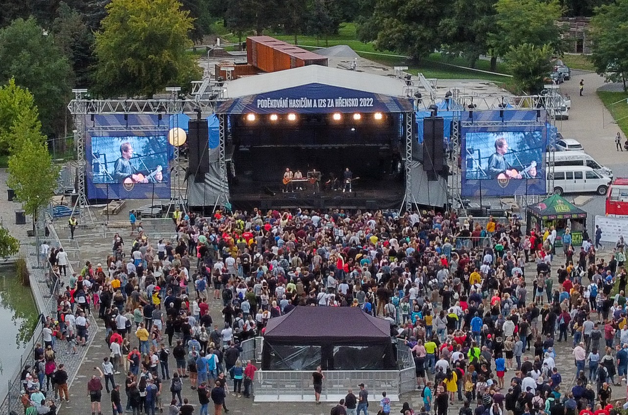 OBRAZEM: Koncert jako poděkování za zásah v Hřensku si všichni užili s rodinami i kamarády