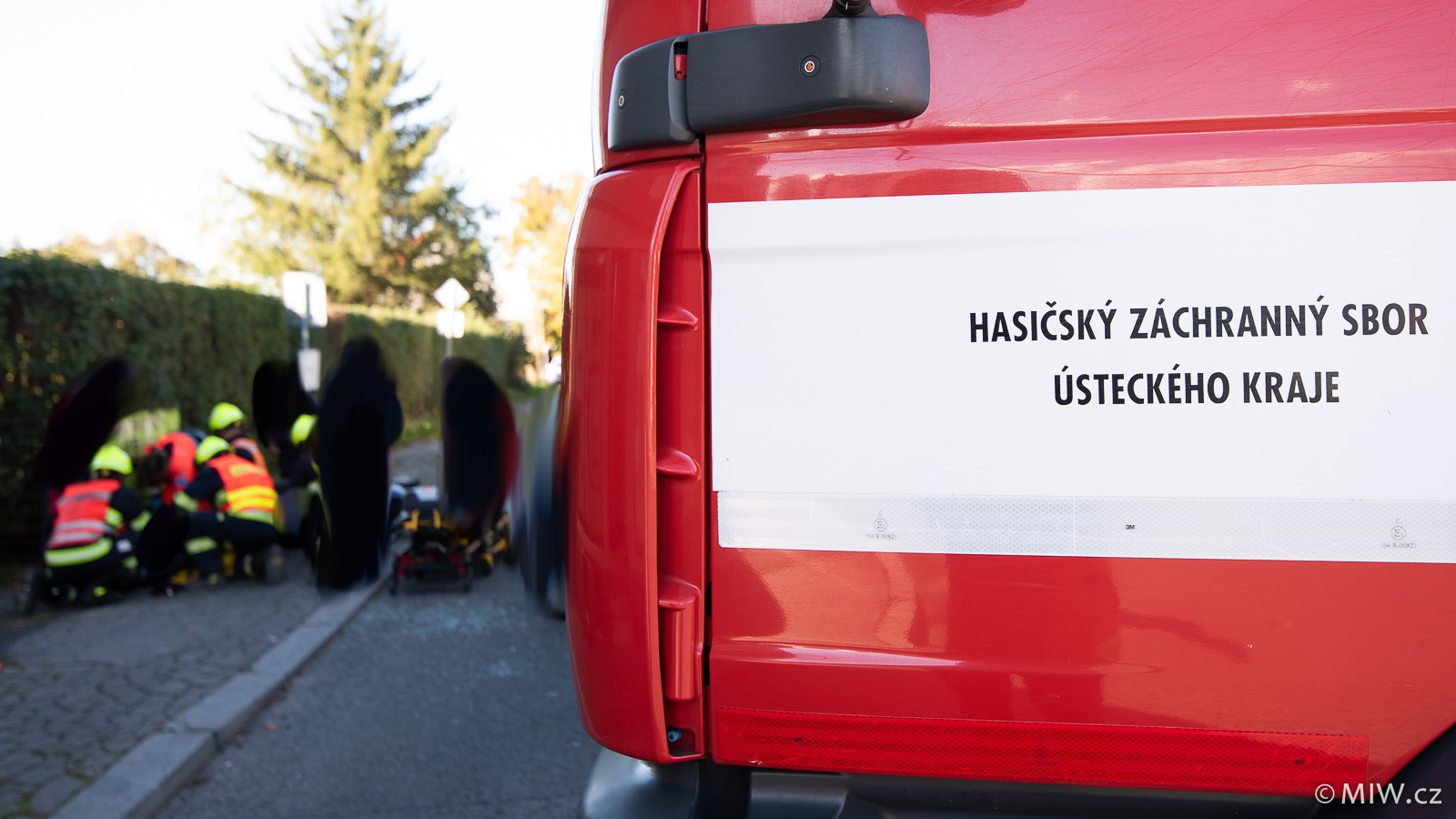 Foto: Hasiči vyjížděli do Varnsdorfu k nehodě motorky a auta