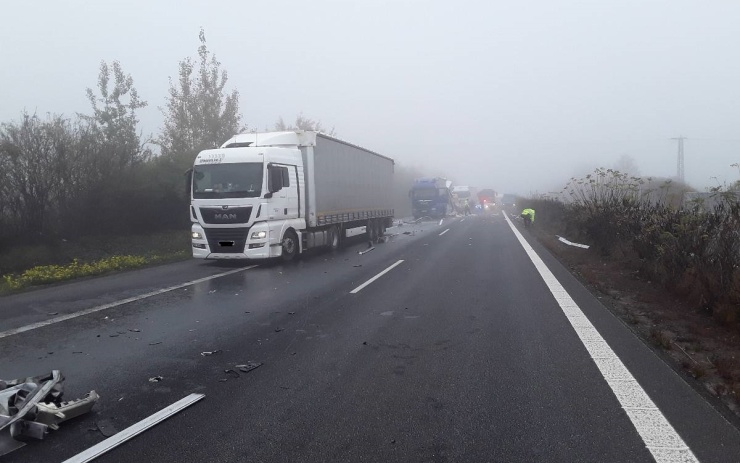 Jeden těžce zraněný a škody za více než osm milionů. Takový byl minulý týden na silnicích v kraji