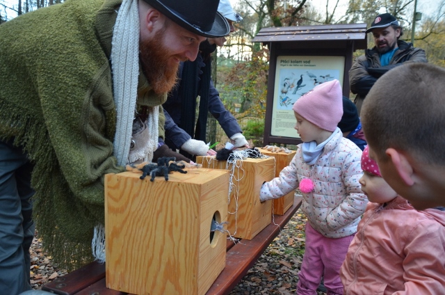 OBRAZEM: Do děčínské zoo se v sobotu přišlo bát 1200 lidí 