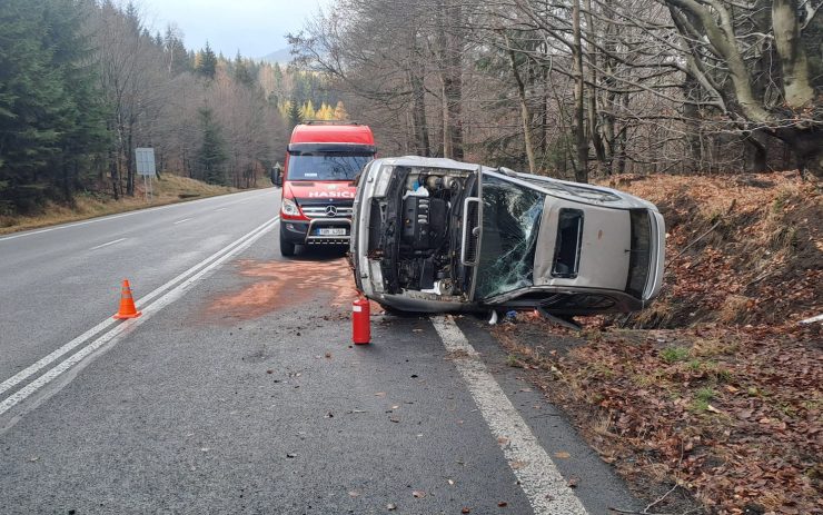 Jeden těžce zraněný a škoda přes jedenáct milionů. Takový byl minulý týden na silnicích v kraji