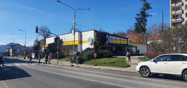 Foto: V Kamenické ulici v Děčíně došlo k posunu zastávky autobusu. Na původním místě se bude kopat