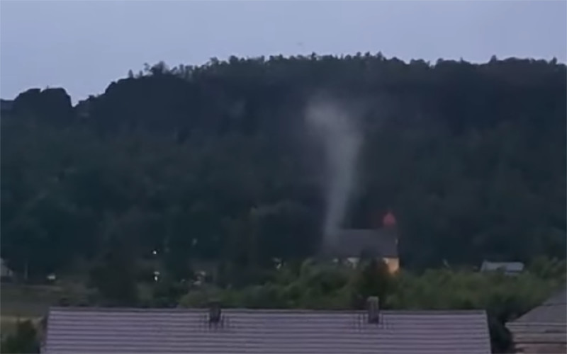 VIDEO: Meteorologové potvrdili výskyt tornáda v našem kraji. Bylo zachyceno i na kameru