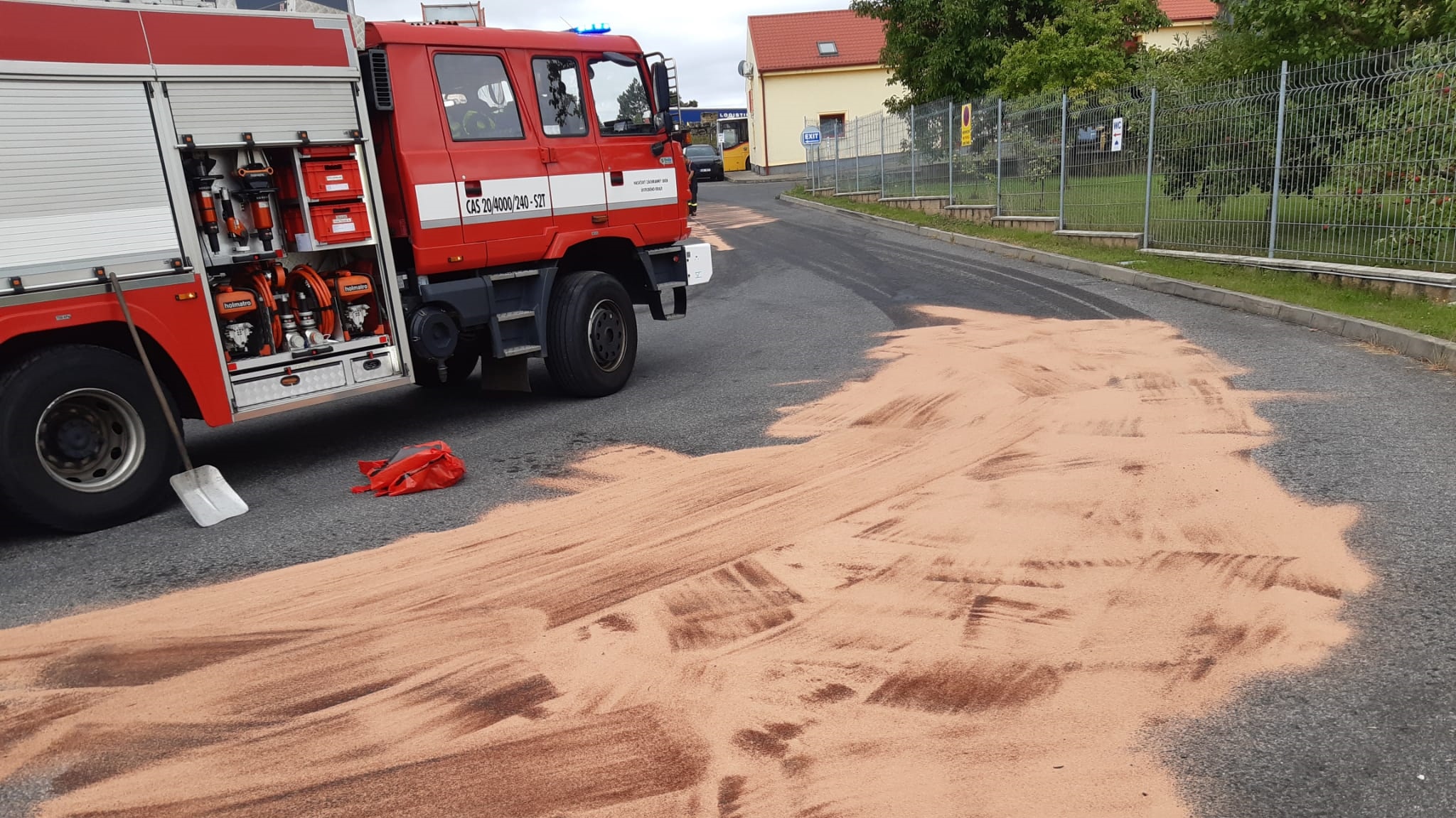 Hasiče zaměstnávají úniky provozních kapalin. Nejvíce na Děčínsku