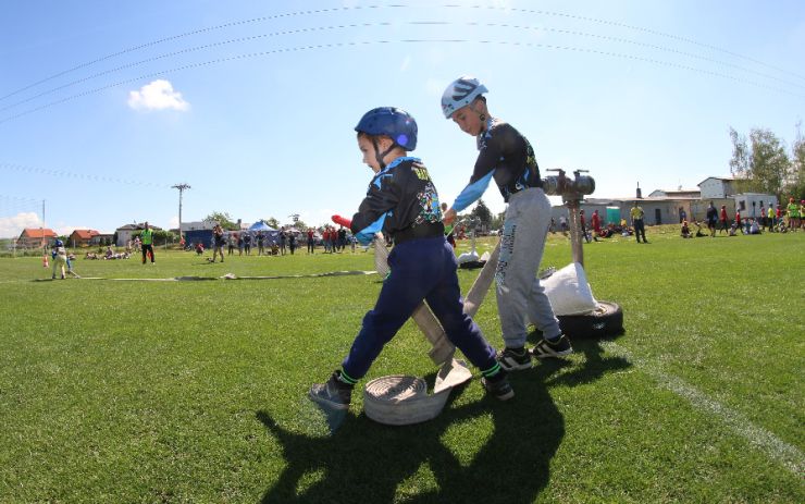 OBRAZEM: Mladí hasiči se utkali v soutěži Plamen