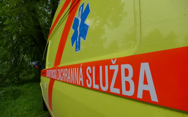 Po záchraně sebevraha v Chomutově zemřel mladý strážník