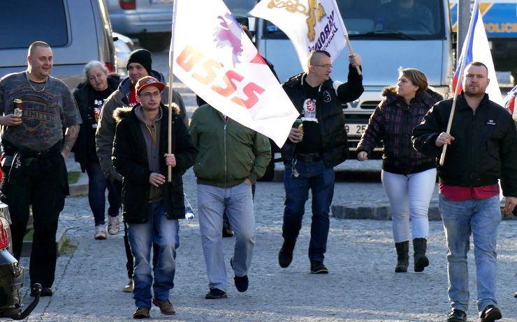 OBRAZEM: Nacionalisté v Litvínově. Sešli se po deseti letech od bitvy o Janov